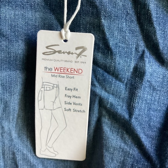 Seven 7 NWT Jean Shorts 14 the Weekend easy fit raw hem Short Mid-Rise Denim - Picture 3 of 10